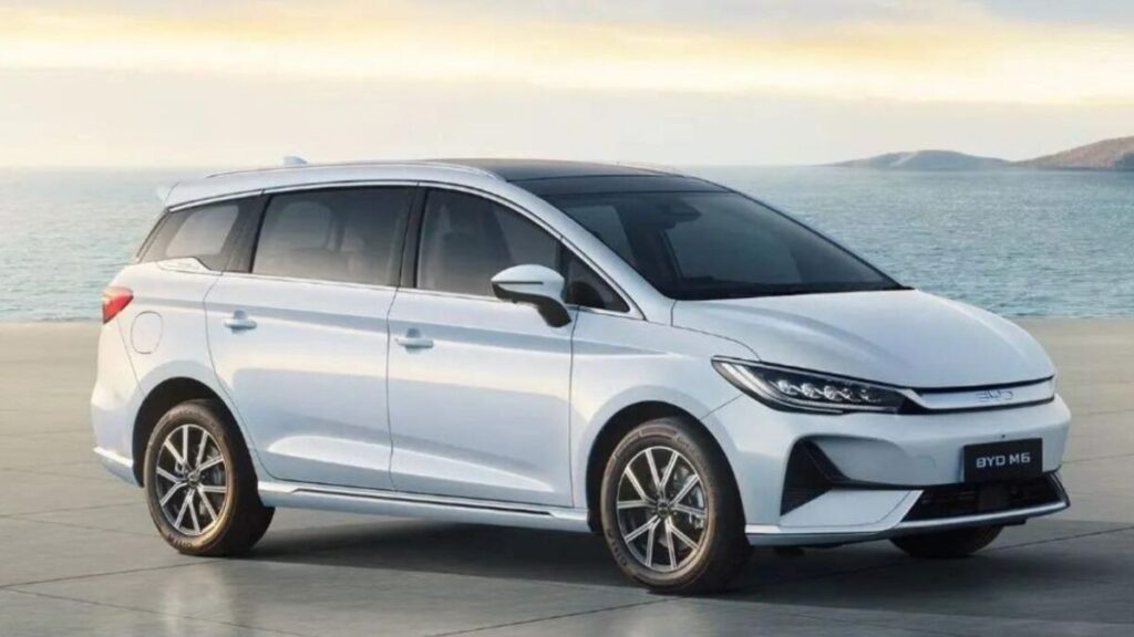 BYD eMAX 7 Electric Car